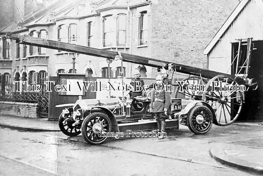LO 4016 - Fire Engine & Crew, West Ham, London