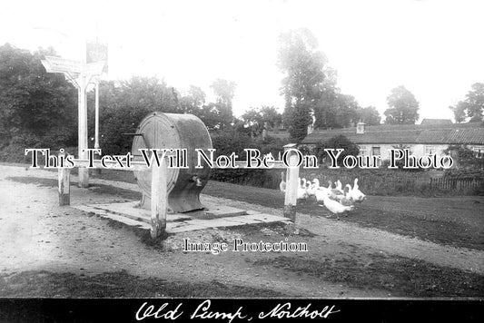 LO 4027 - Old Pump, Northolt, London