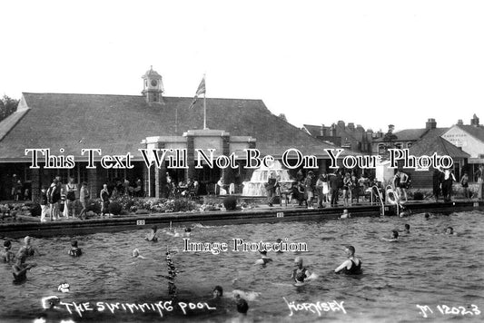 LO 4032 - The Swimming Pool, Hornsey, London