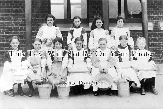 LO 4034 - Chessington CE Primary School Group, London c1908