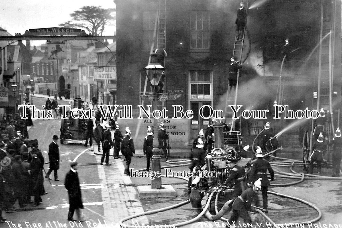 LO 4134 - Fire At The Red Lion Pub, Hampton, London 1908