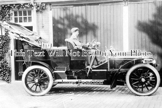 LO 4239 - Old Motor Car, Bromley, London