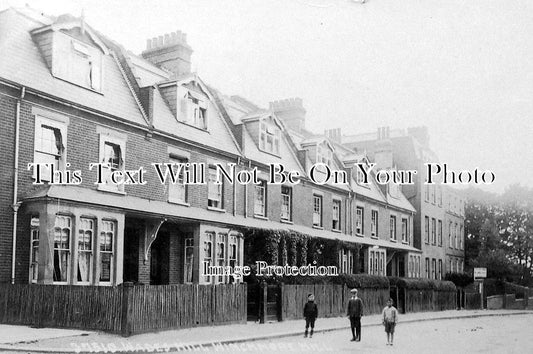 LO 432 - Wades Hill, Winchmore Hill, Palmers Green, London