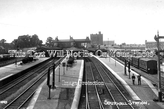 LO 4333 - Southall Railway Station, London