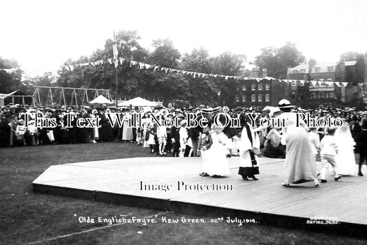 LO 4369 - Olde Englishe Fayre, Kew Green, Richmond, London c1919