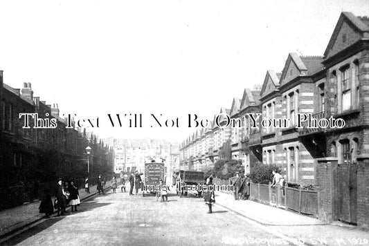 LO 4397 - Eddiscombe Road, Fulham, London c1910