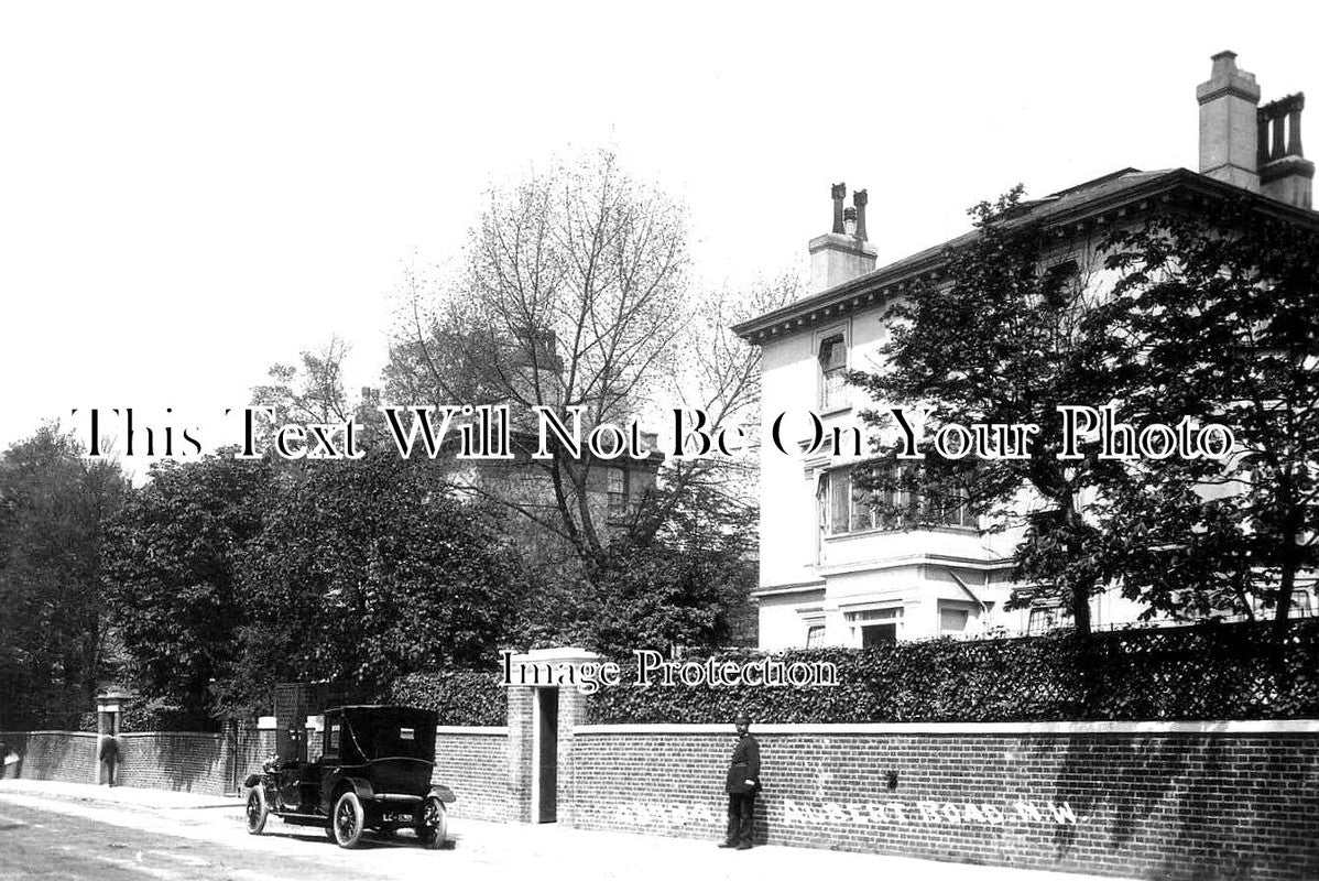 LO 4475 - Albert Road, London