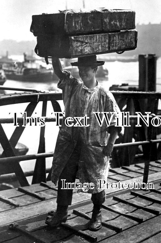 LO 4597 - Billingsgate Porter, London c1913