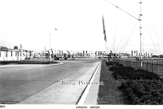 LO 4633 - London Airport, London c1957