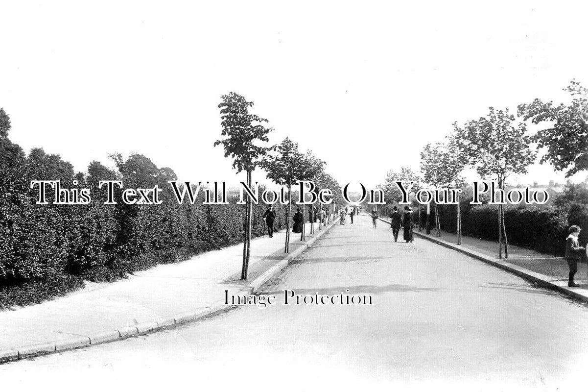 LO 4678 - Northfield Avenue, West Ealing, London