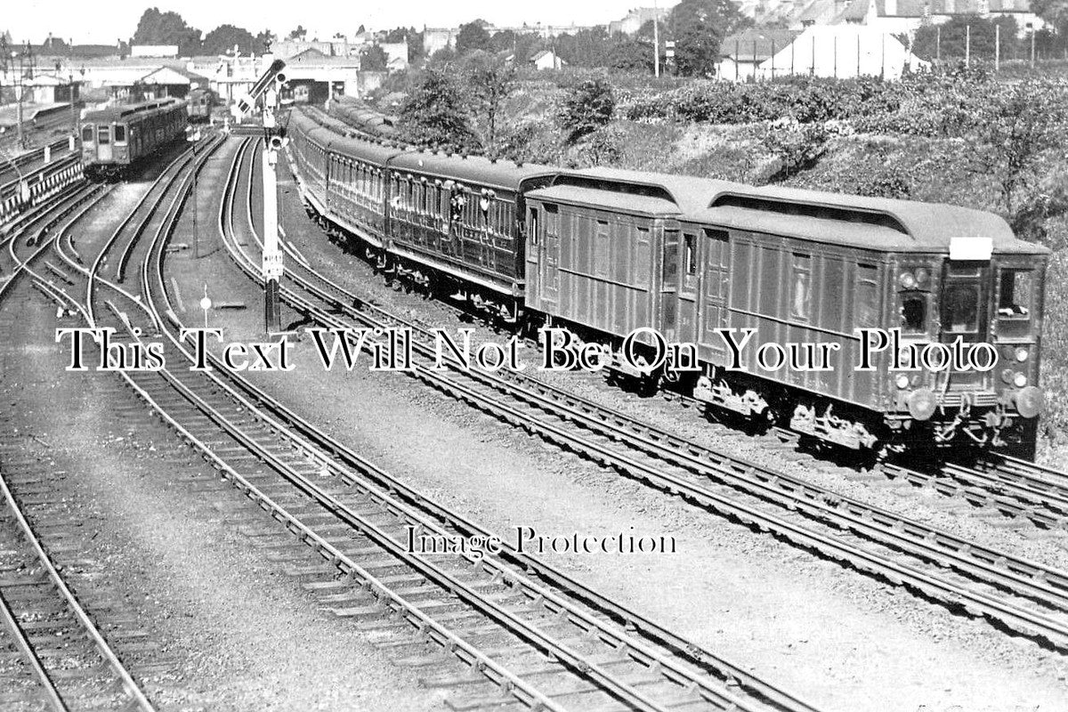 LO 4754 - Ealing Broadway Railway Station, London