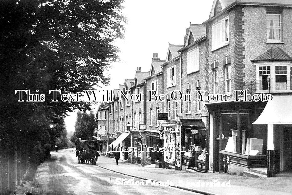LO 4811 - Station Parade, Sanderstead, London