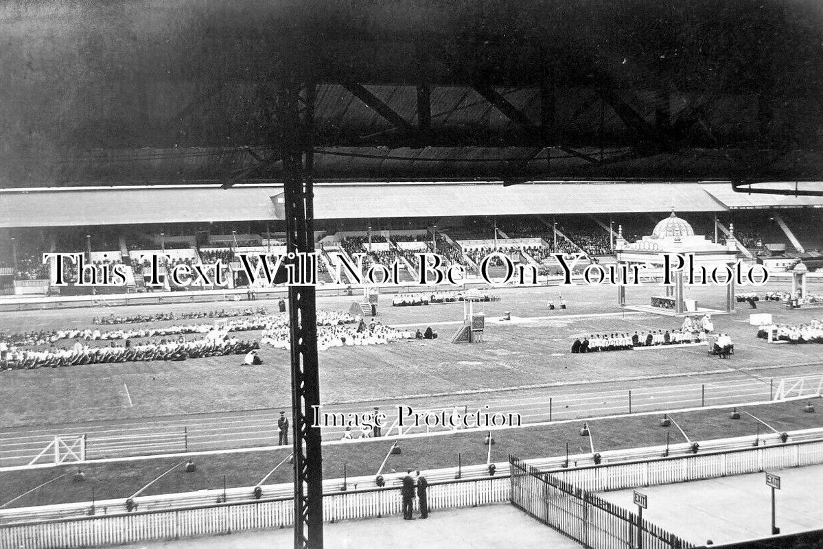 LO 4838 - White City Greyhound Stadium, Dog Race Track, London