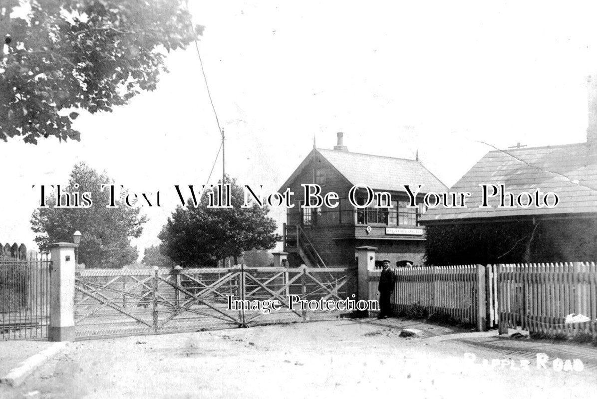 LO 4894 - Rippleside Signal Box & Crossing, Ripple Road, Barking, London