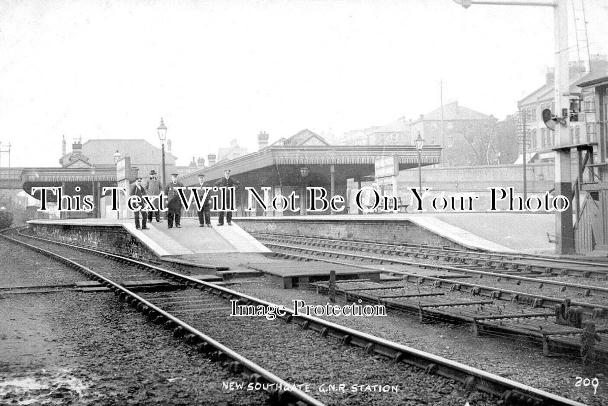 LO 5380 - New Southgate GNR Railway Station, London c1905