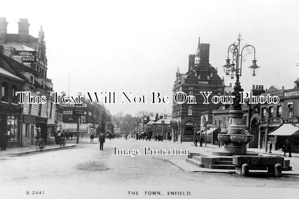 LO 5779 - The Town, Enfield, London