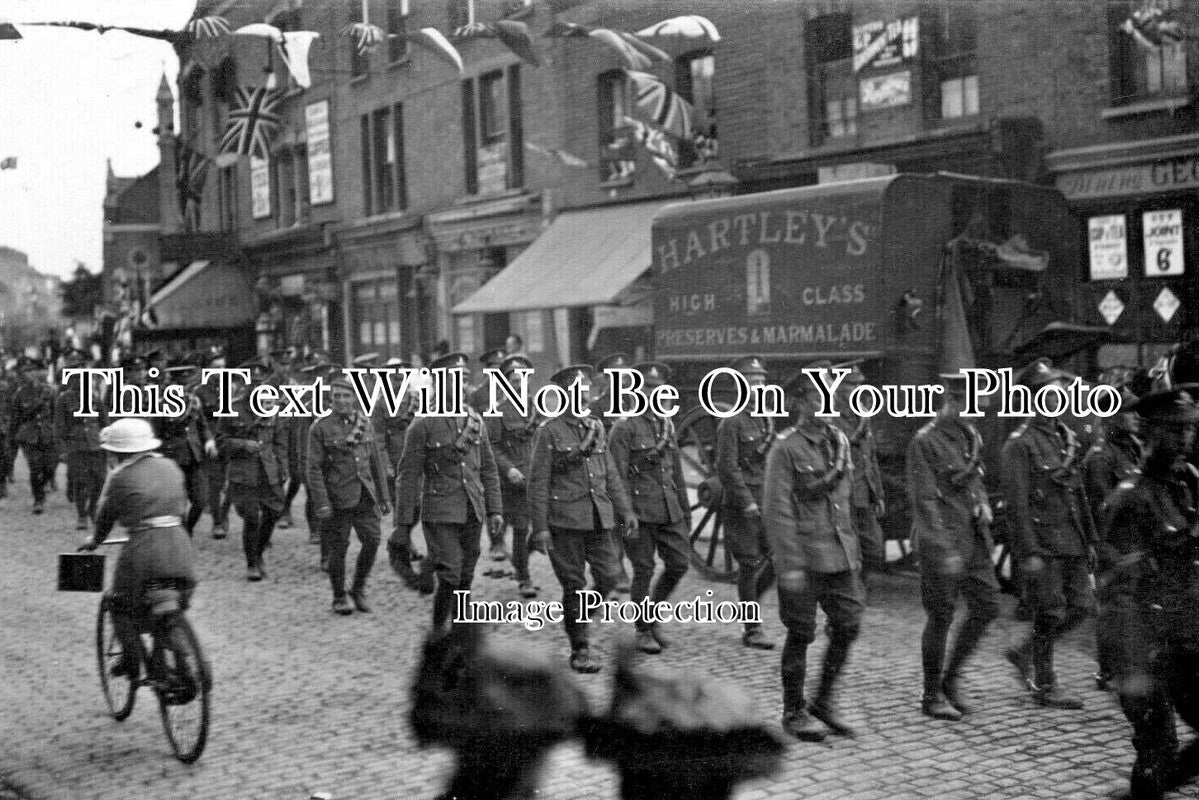 LO 5793 - Military On Vestry Road, Camberwell, London 1918 WW1