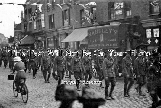 LO 5793 - Military On Vestry Road, Camberwell, London 1918 WW1