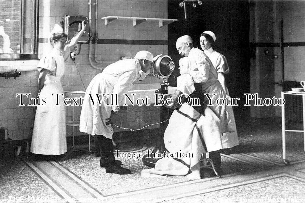 LO 5835 - Eye Magnet, London Hospital, Stepney