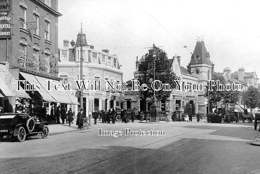 LO 5848 - Ealing Broadway, London