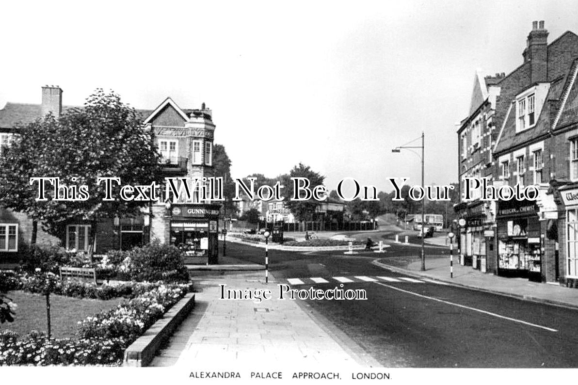 LO 5885 - Alexandra Palace Approach, London