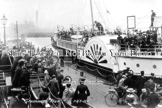 LO 5981 - Paddle Steamer At Greenwich Pier, London