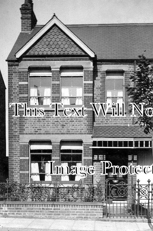 LO 6051 - 50 Lynton Avenue, West Ealing, London c1911