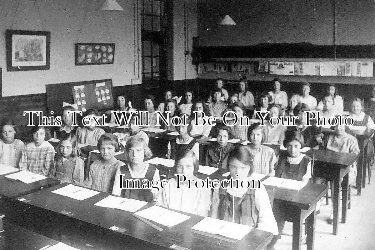 LO 6084 - Lancaster Road Girls School, North Kensington, London 1924 ...