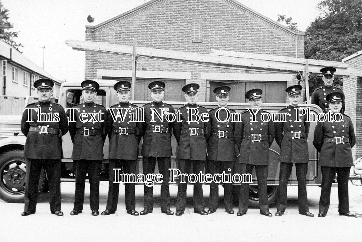 LO 6187 - Holtwhites Hill Fire Brigade Station, Enfield, London c1941 WW2