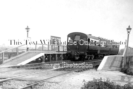 LO 6259 - Trumpers Crossing Railway Halt, Ealing, London