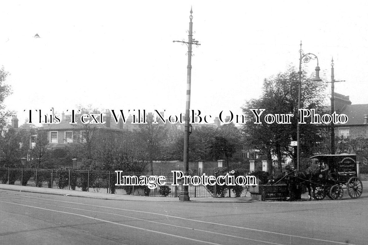 LO 6287 - The Pond, Askew Road, Shepherds Bush, Acton, London