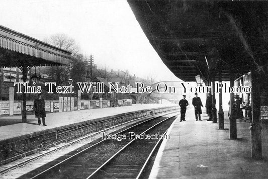 LO 634 - Muswell Hill Railway Station, London