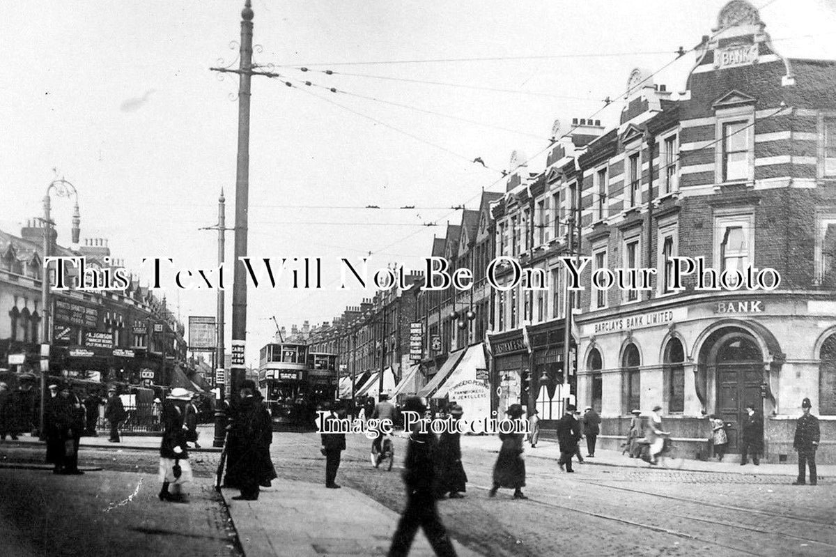 LO 743 - Bakers Arms Corner, Leyton, London c1926
