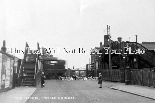 LO 747 - The Station, Enfield, London c1931