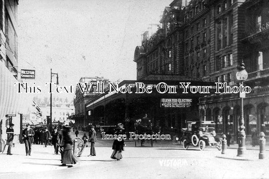 LO 789 - Victoria Railway Station, London