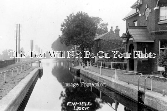 LO 890 - Canal Lock, Enfield, London