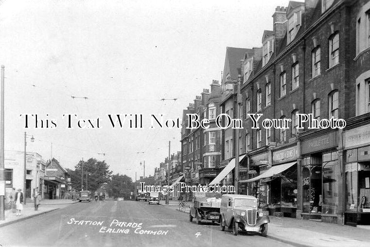 LO 952 - Station Parade, Ealing Common, London