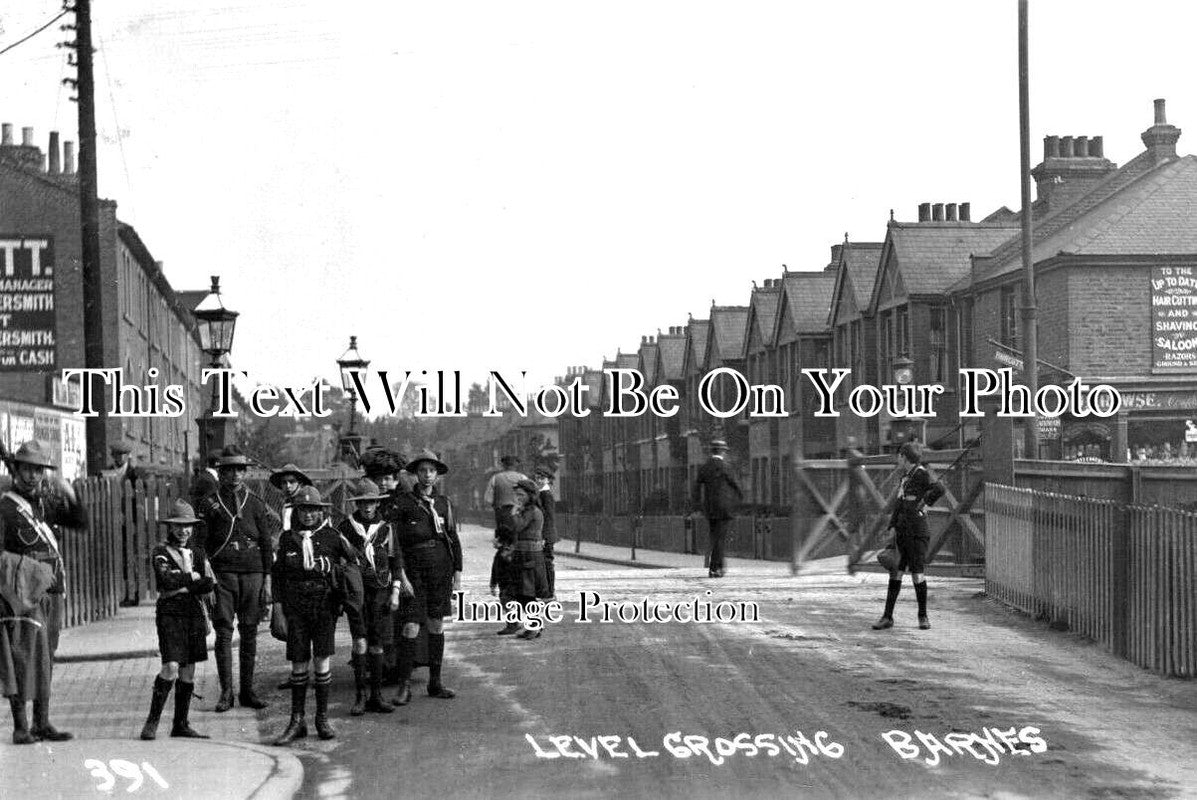 Lo 4343 - Level Crossing, Barnes, London c1922
