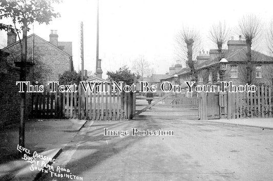 MI 1101 - Bushey Park Road Level Crossing, South Teddington, Middlesex