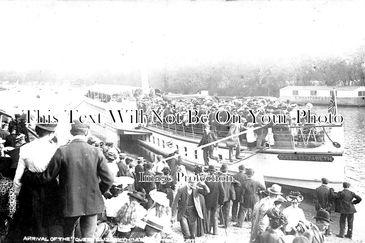 MI 1116 - Arrival Of Queen Elizabeth Paddle Steamer, Hampton Court, Middlesex