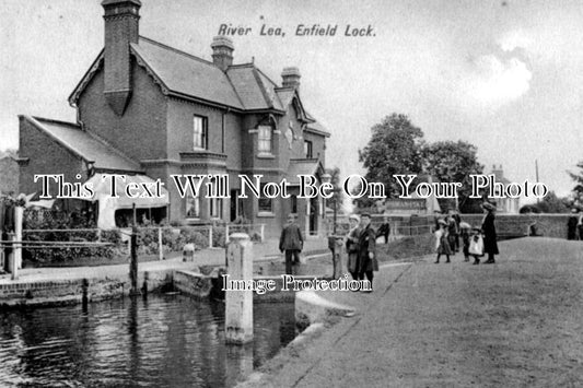 MI 124 - River Lea, Enfield Lock, Middlesex c1910