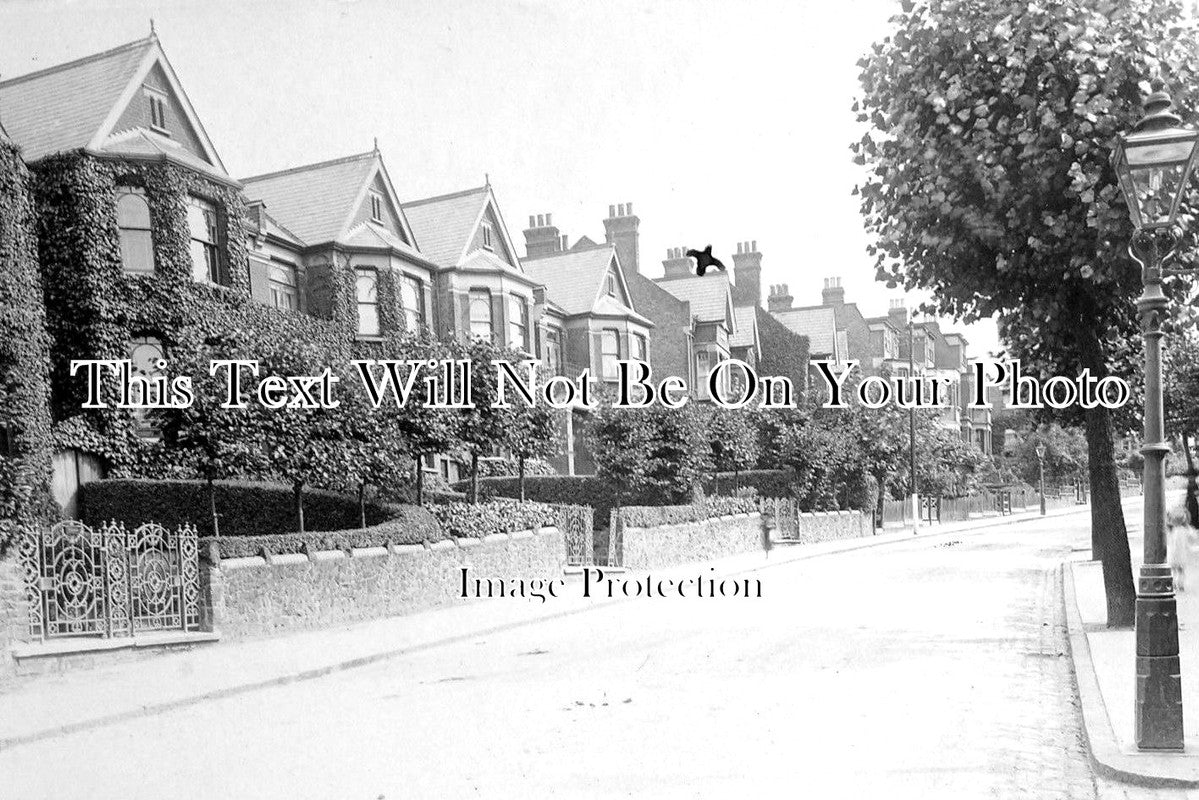 MI 1381 - Colney Hatch Lane, Muswell Hill, Middlesex c1917