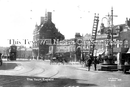 MI 1543 - The Town, Enfield, Middlesex c1921