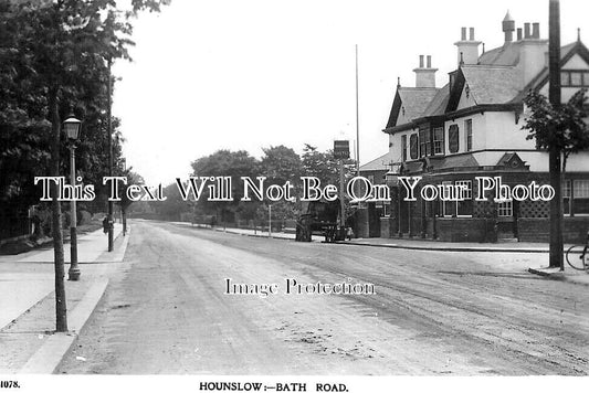 MI 2381 - The Windsor Castle Pub, Bath Road, Hounslow, Middlesex c1908