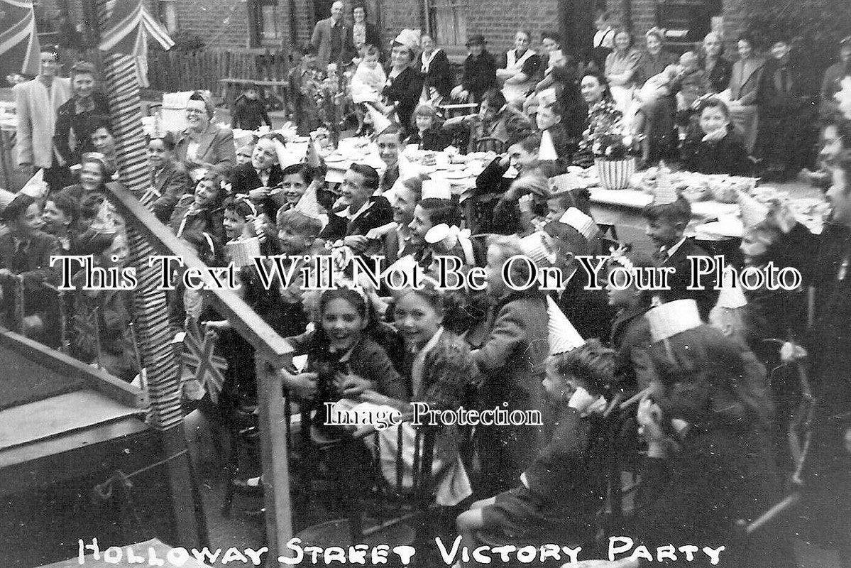 MI 2441 - Holloway Street Victory Party, Hounslow, Middlesex 1945 WW2