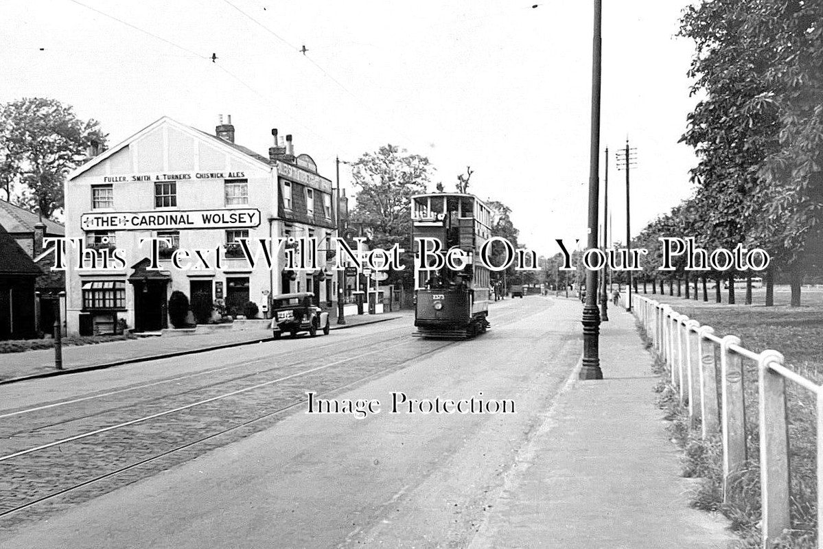 MI 2461 - The Cardinal Wolsey Pub & Tram Car, Hampton Court, Middlesex