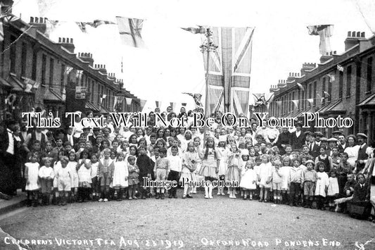 MI 603 - Childrens Victory Tea Party, Oxford Road, Ponders End, Middlesex 1919