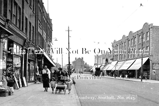 MI 697 - Broadway, Southall, Middlesex c1926