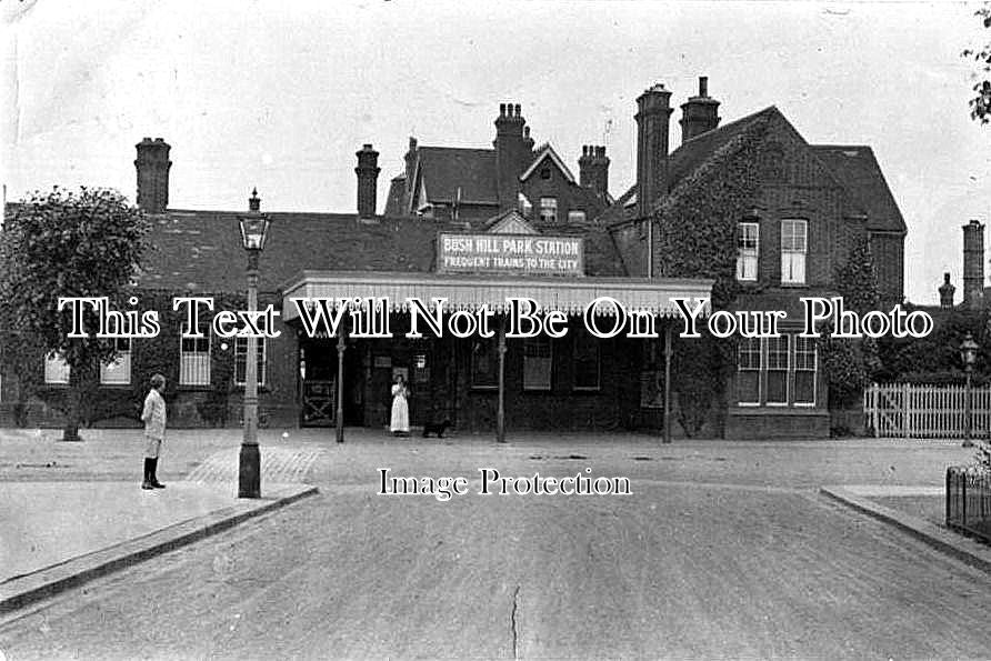 MI 72 - Bush Hill Park Railway Station, Enfield, Middlesex c1922