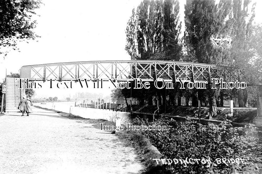 MI 931 - Teddington Bridge, Middlesex